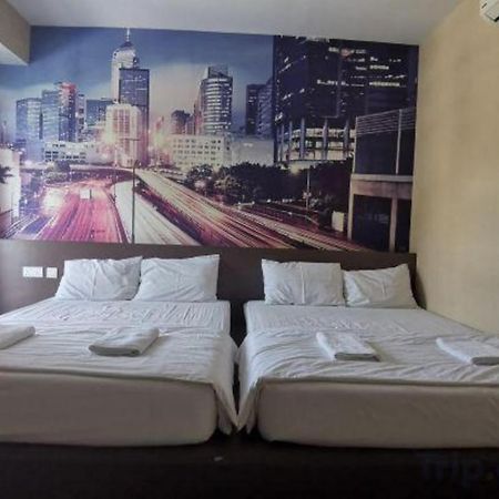 Super Oyo 89930 Golden Guest House Kuantan Luaran gambar