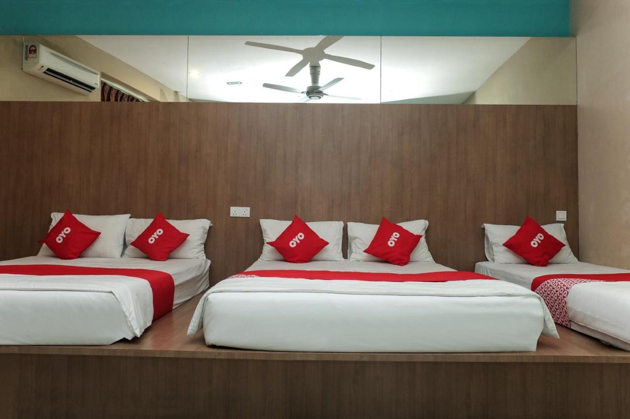 Super Oyo 89930 Golden Guest House Kuantan Luaran gambar