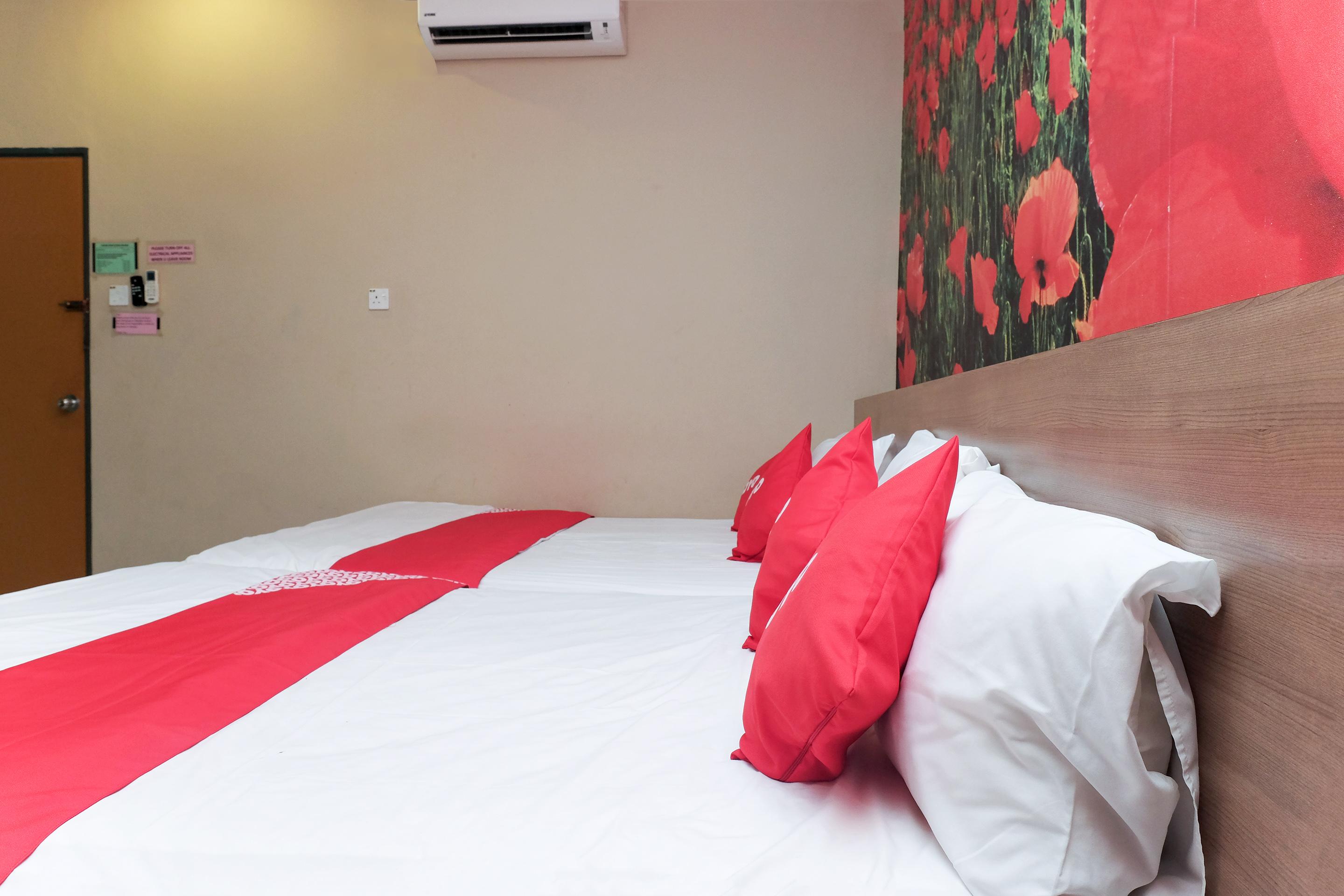 Super Oyo 89930 Golden Guest House Kuantan Luaran gambar