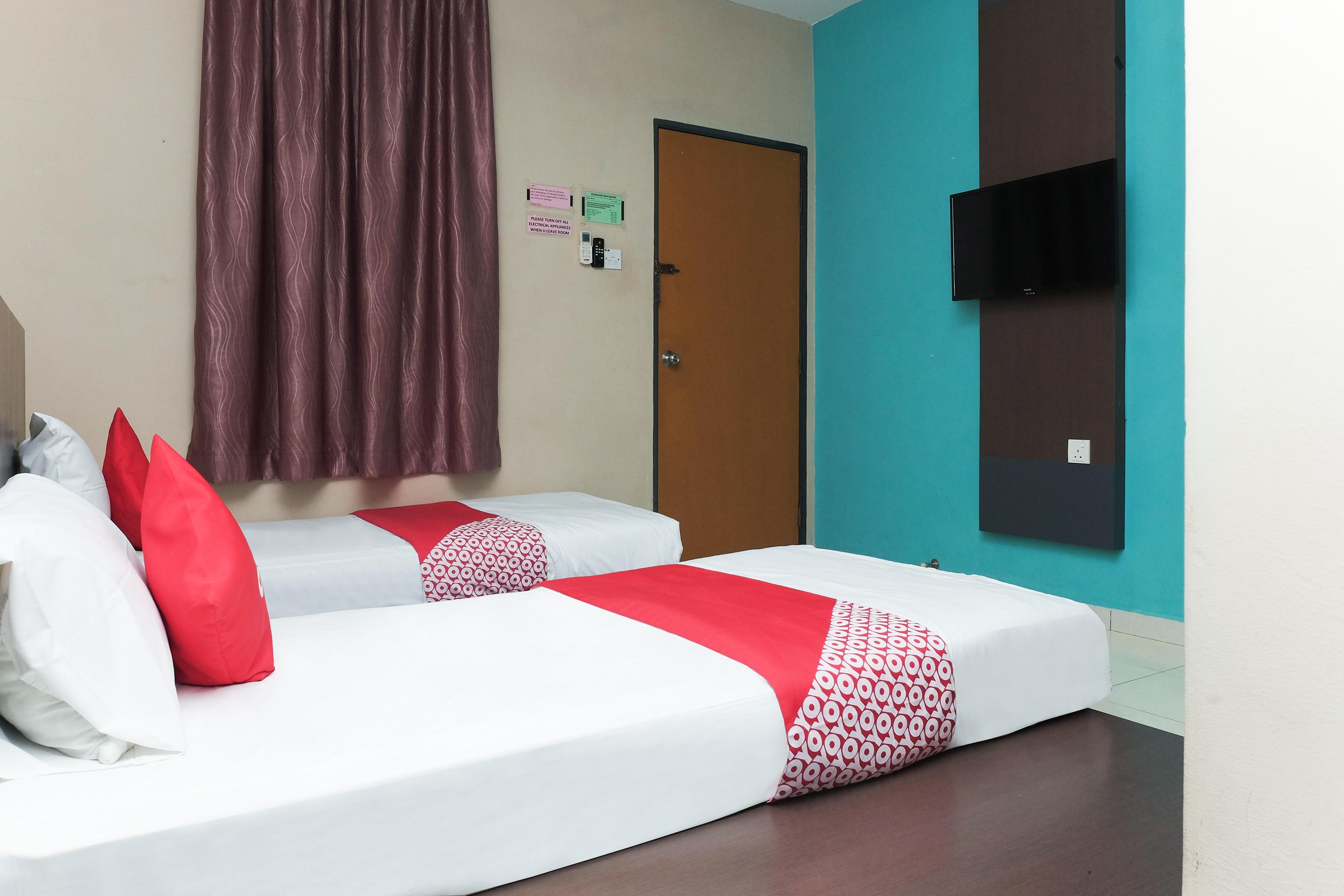 Super Oyo 89930 Golden Guest House Kuantan Luaran gambar