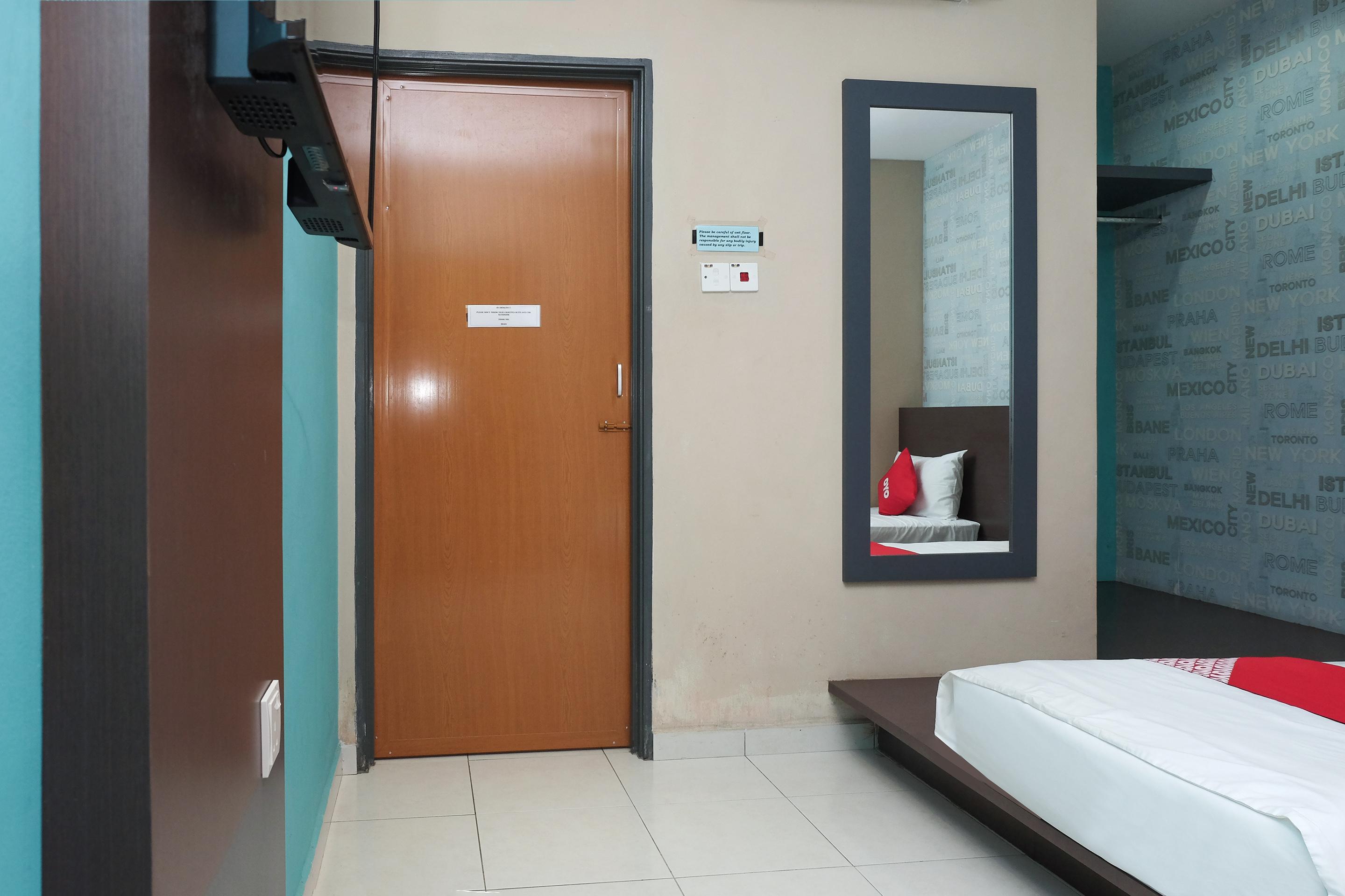 Super Oyo 89930 Golden Guest House Kuantan Luaran gambar