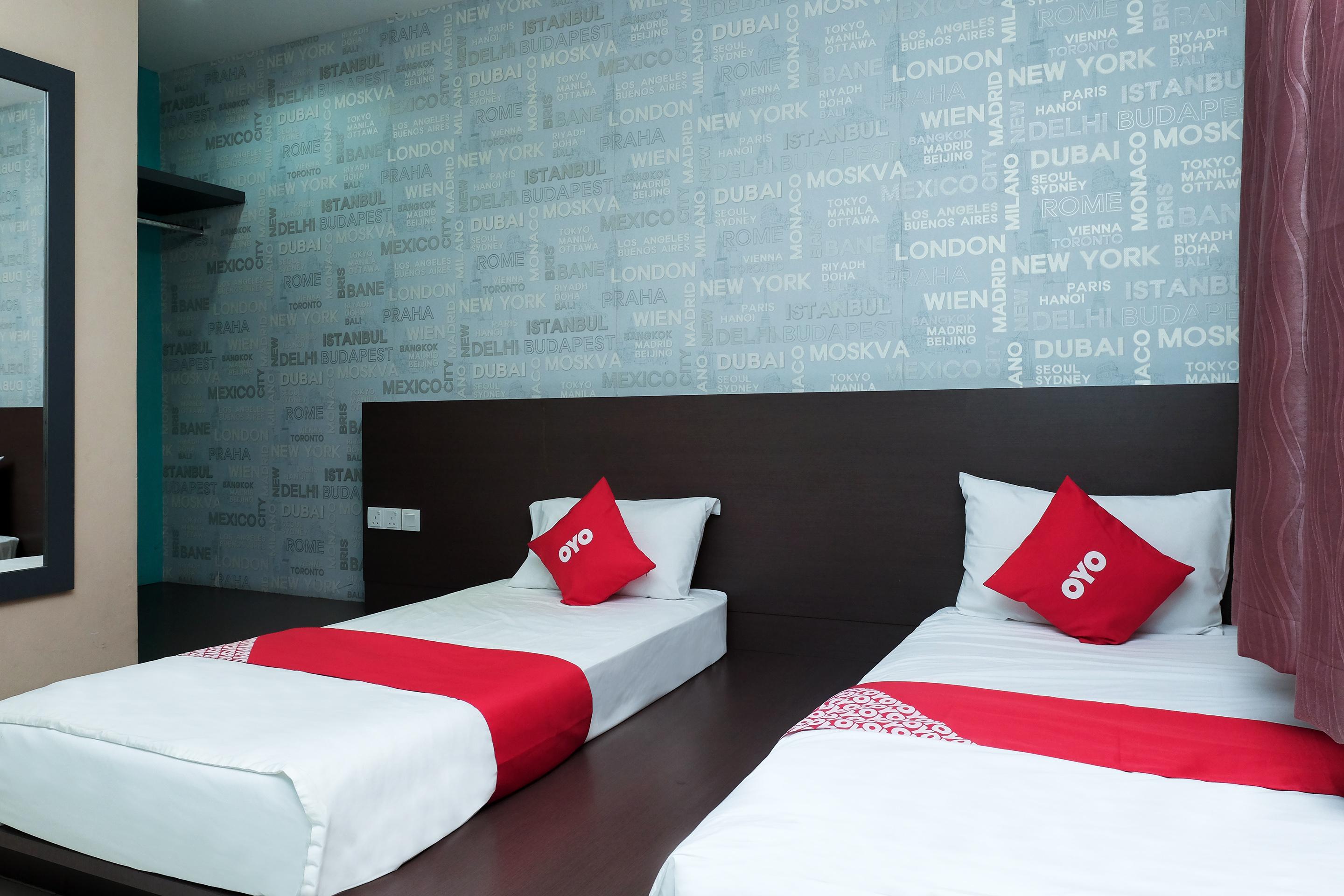 Super Oyo 89930 Golden Guest House Kuantan Luaran gambar