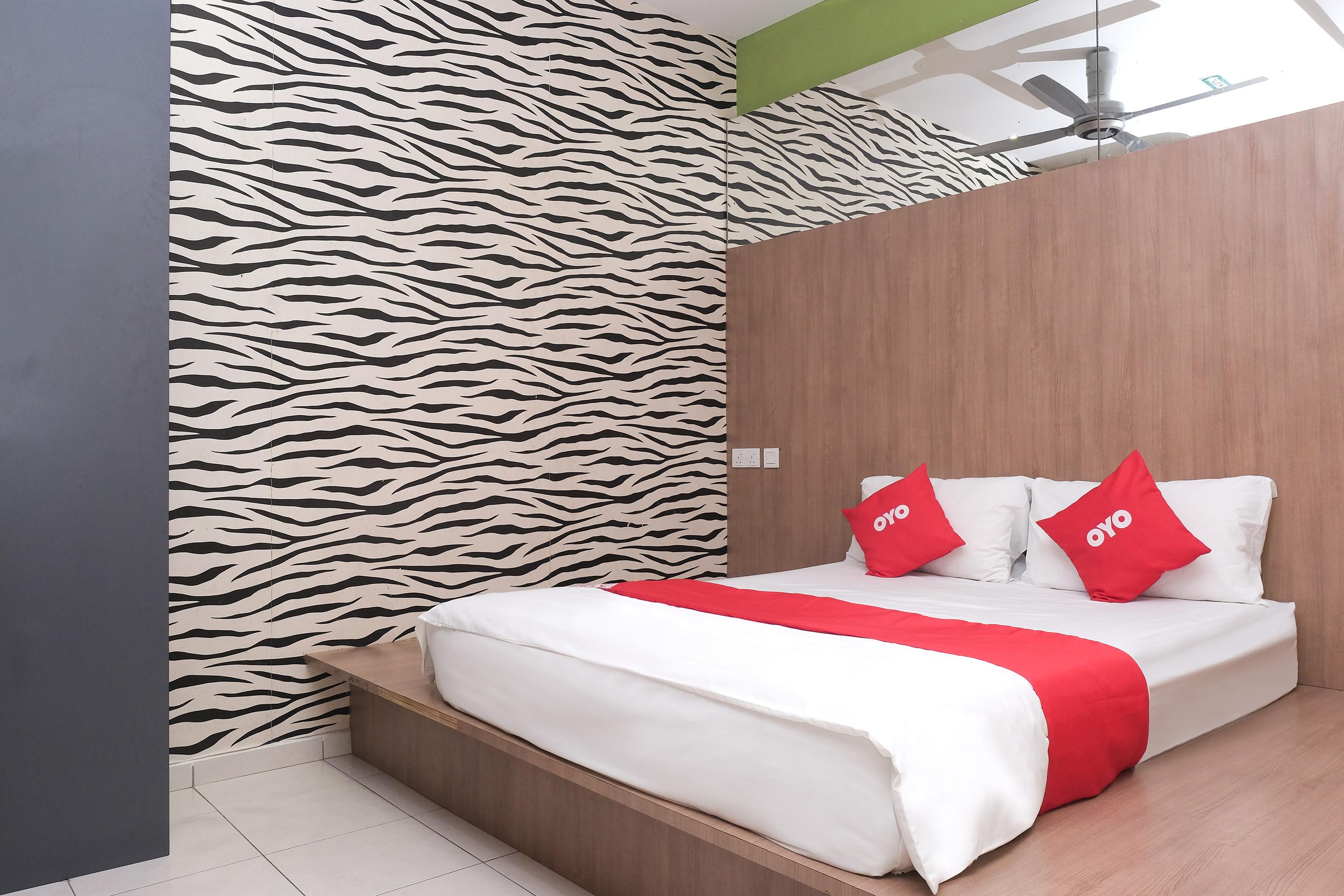Super Oyo 89930 Golden Guest House Kuantan Luaran gambar