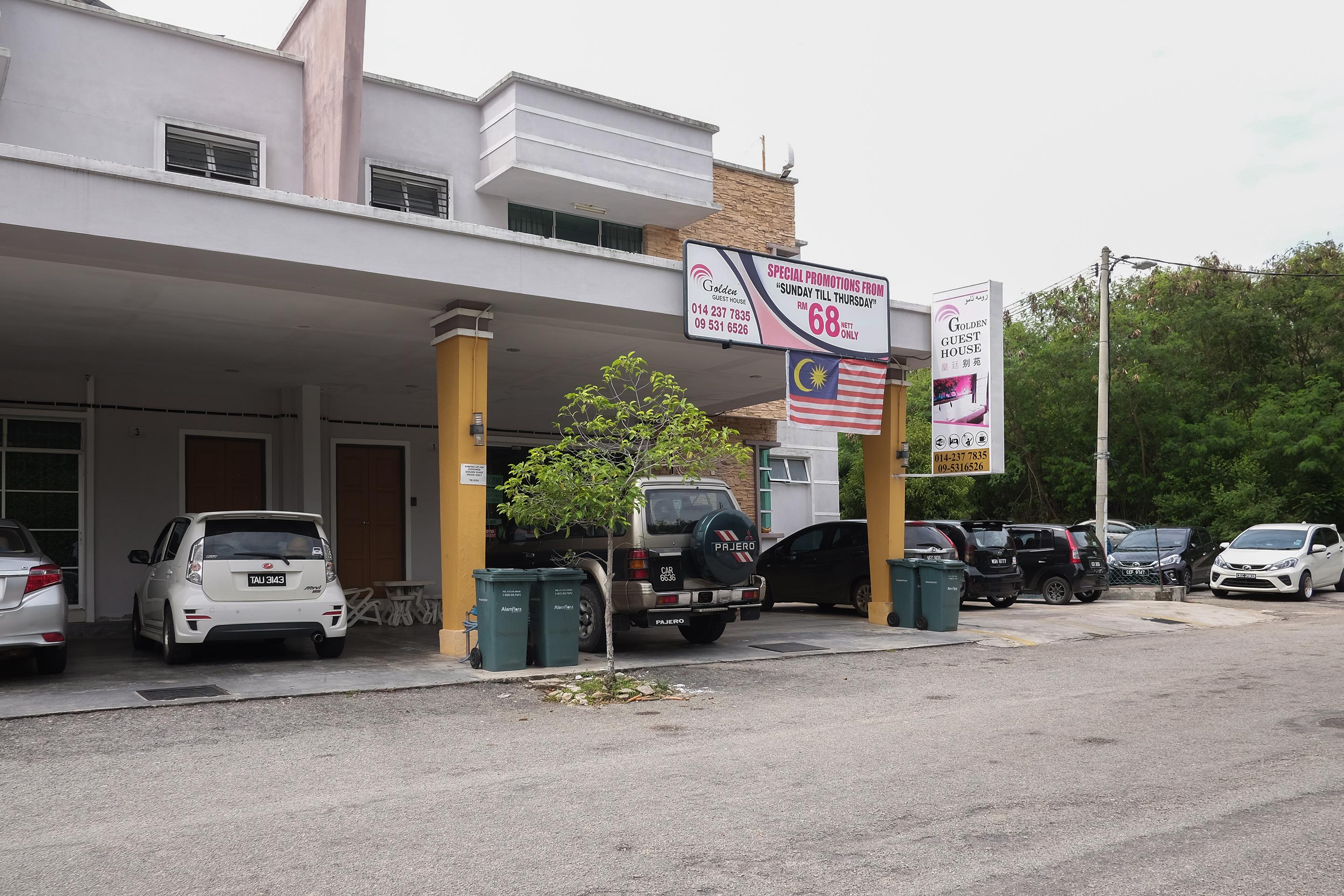 Super Oyo 89930 Golden Guest House Kuantan Luaran gambar