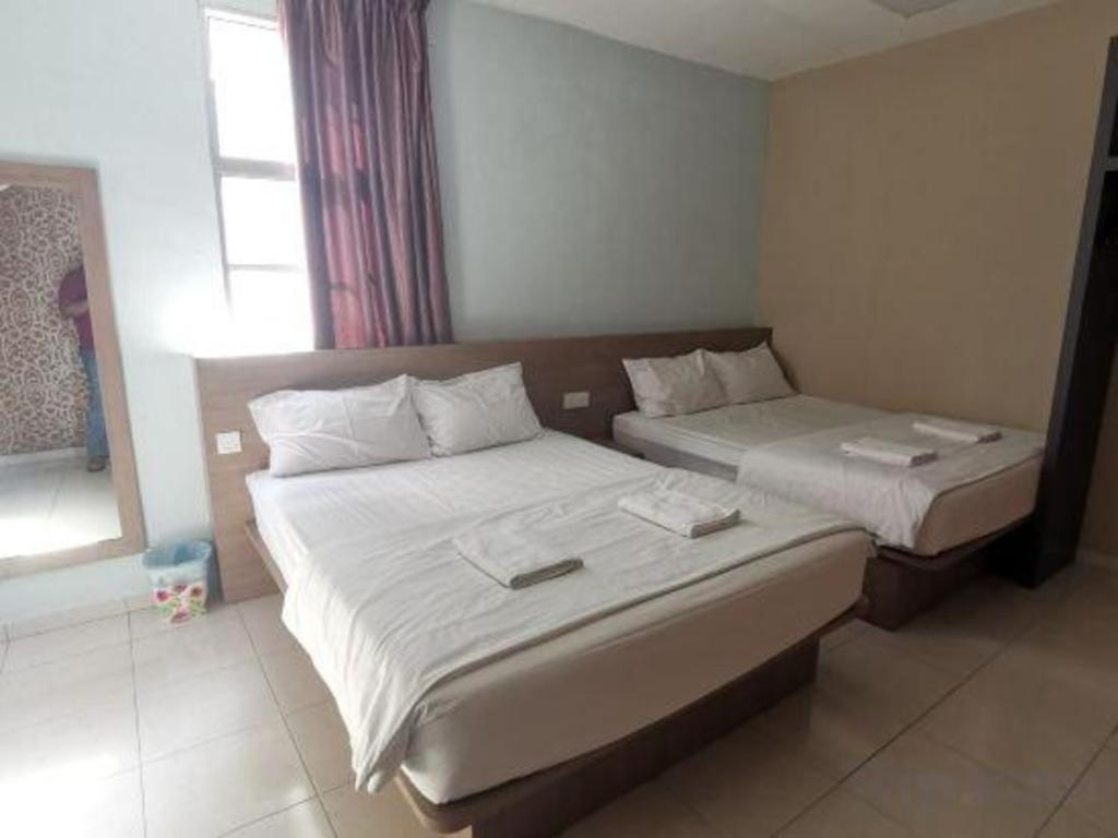 Super Oyo 89930 Golden Guest House Kuantan Luaran gambar