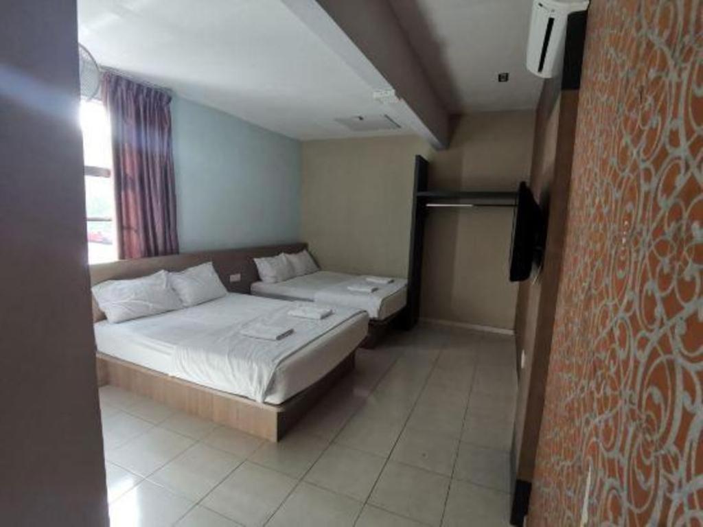 Super Oyo 89930 Golden Guest House Kuantan Luaran gambar