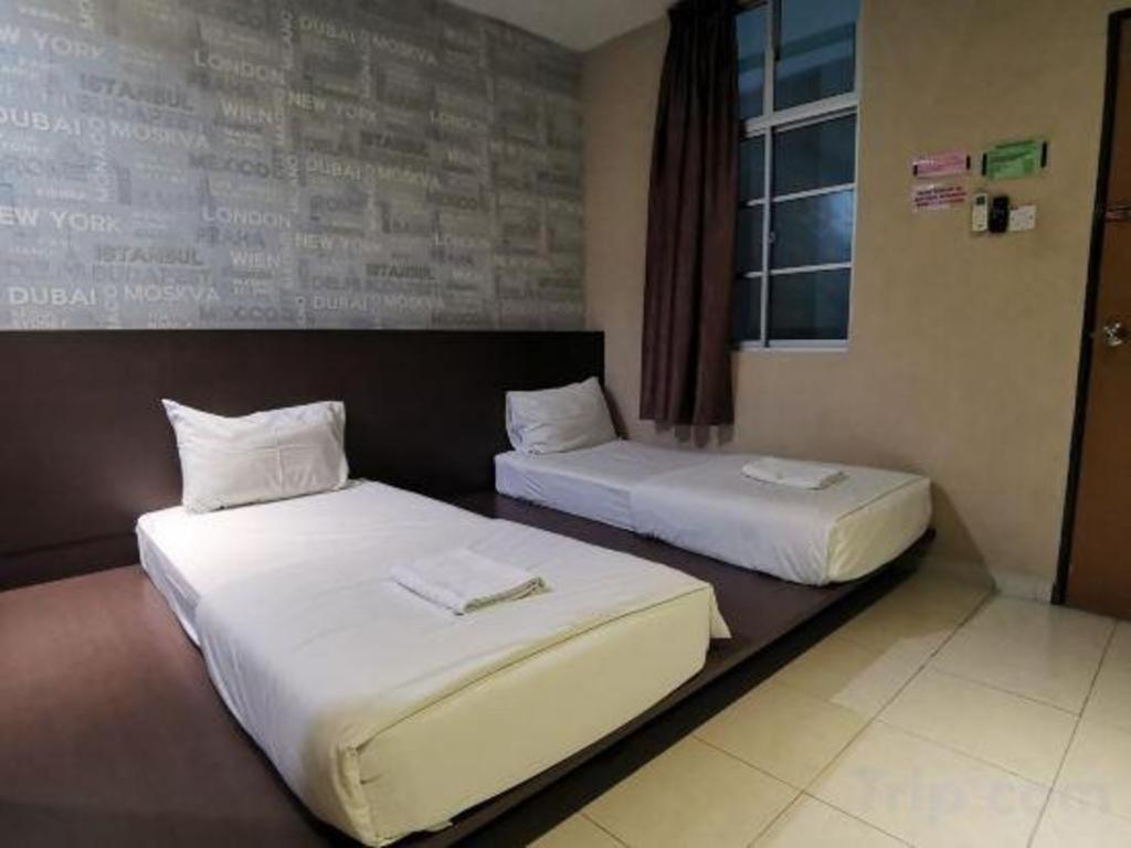 Super Oyo 89930 Golden Guest House Kuantan Luaran gambar