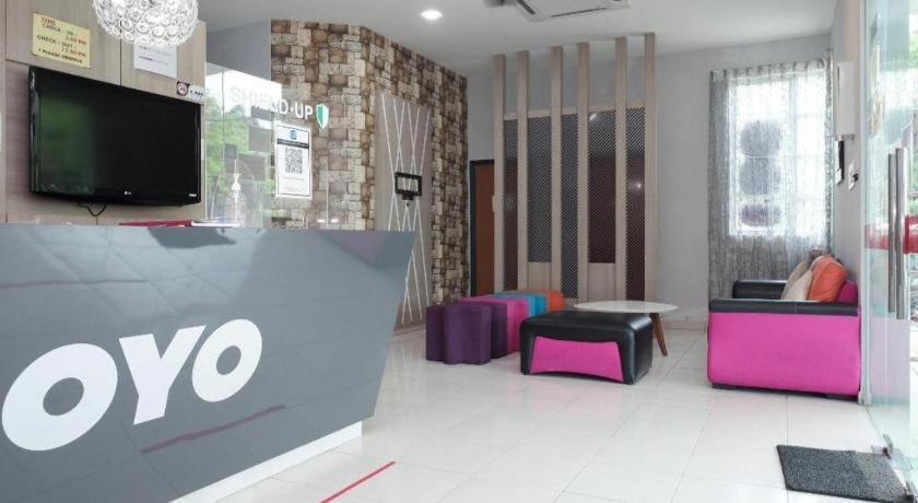 Super Oyo 89930 Golden Guest House Kuantan Luaran gambar