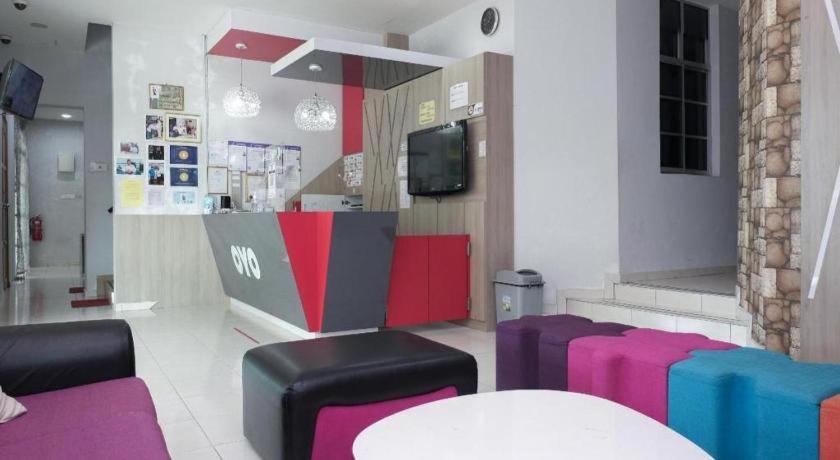 Super Oyo 89930 Golden Guest House Kuantan Luaran gambar
